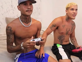 Mamando meu classmate depois de perder no videogame hot pakistani blissful porn