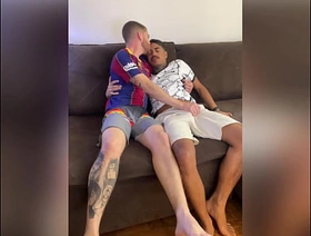 negro dotado comendo o branquinho em varias posições com direito a dildo e mijada korean boy gay porn