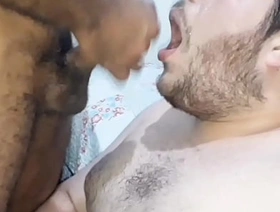 Gordo Chupa Mecânico Peludo e Ele Mete e Goza Na Cara - Parte 3 (COMPLETO NO XVIDEOS RED) indonesia gay teen porn