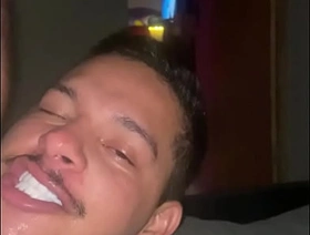 Fui no Shopping e vi o Pacote grosso na bermuda desse cara quando ele me viu ele pegou no PAU e me chamou e acabou indo pra casa dele da bem gostoso pra ele korean gay cum porn