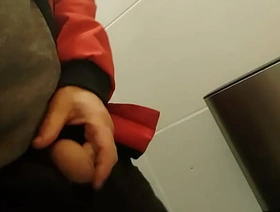 Писаю в туалете торговова центра chinese porn detached peep