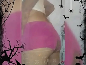 Probándome varias prendas y ropita diciéndome de mariquita mostrando lo mariquita que soy hot husky gay porn