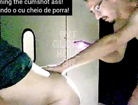 O visitante rabudo me enganou no GloryHole... Disse que queria ser chupado, porém queria ser fodido... Dei o que ele queria! (COMPLETO NO RED) indonesian porn gay