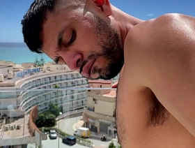 Room Ser[r]vices avec Nicholas Bardem & Oskar Ivan [Free 5mn] gay porn japan gif