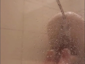 Viado tomando banho gay porn hot