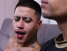 Provocando meu tio no jogo de futebol korean gay creampie porn